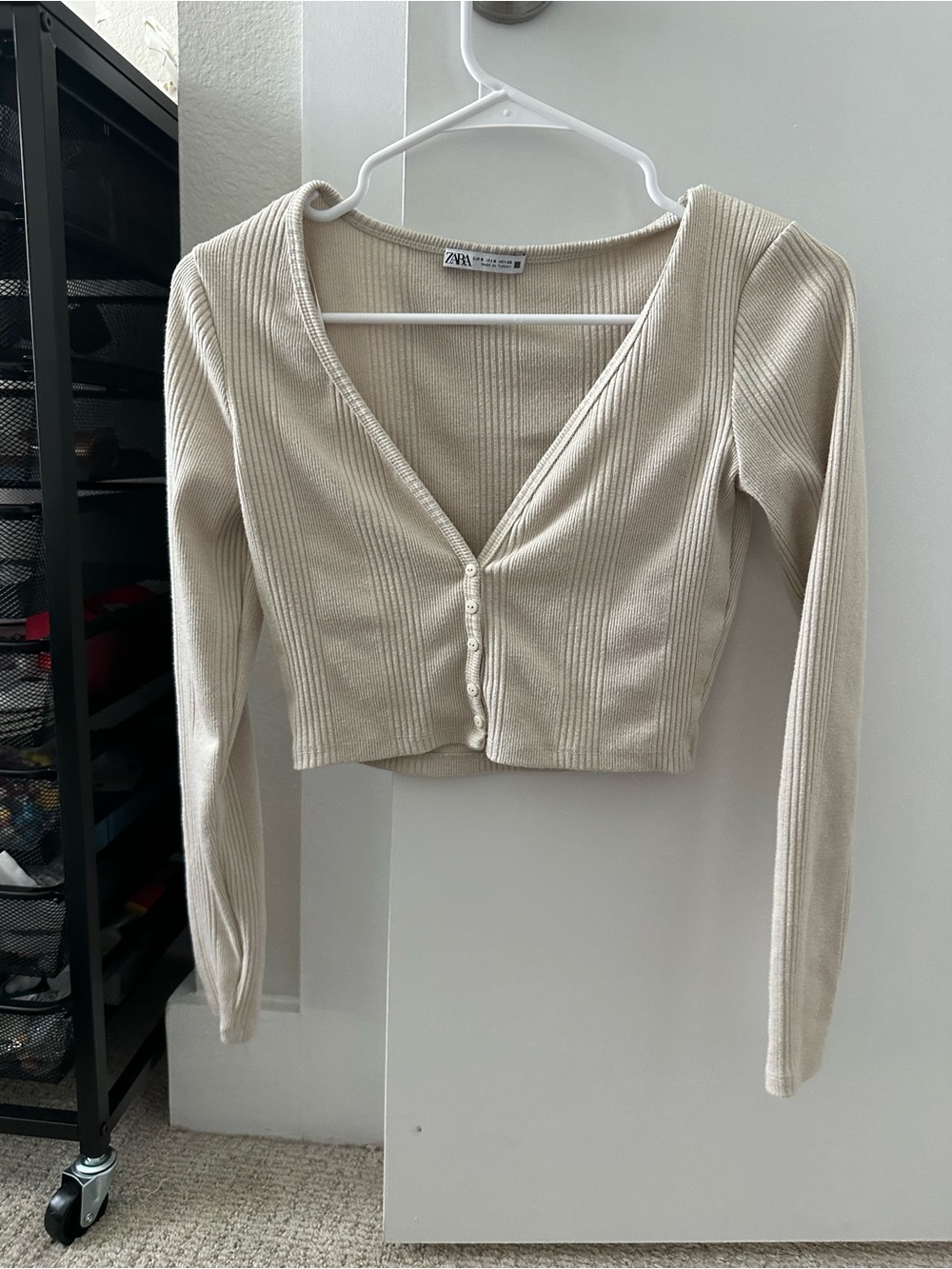 Zara Ribbed Cream Button-Front Crop Top
